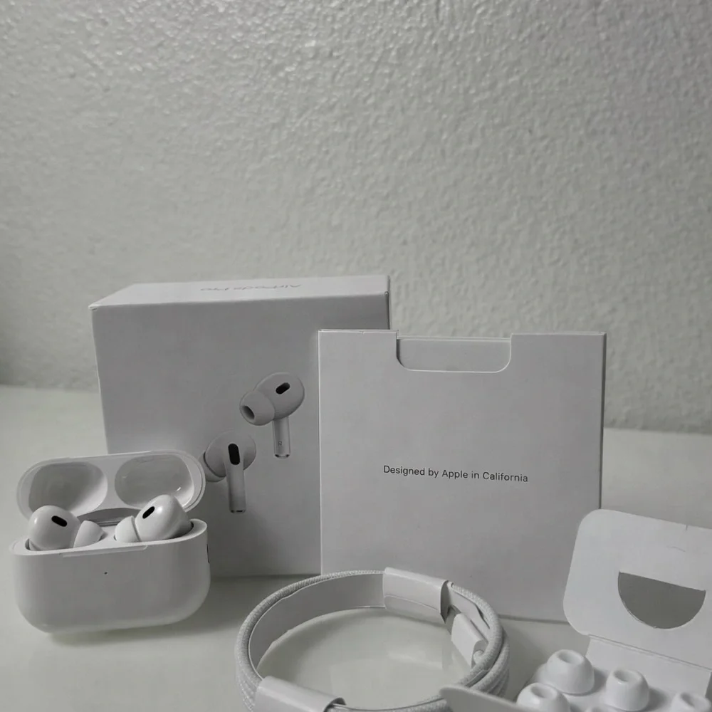 Apple AirPod pro 2 White Wireless Earbuds with Charging Case and Cable